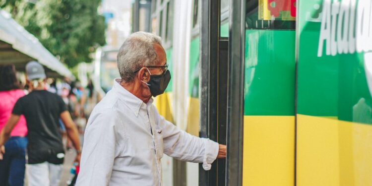 Empresas do transporte fazem ajustes para manter serviço diante de breve operação parcial da Viação Modelo