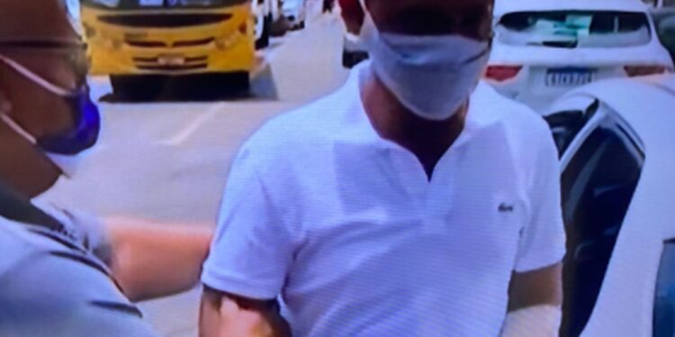 Suspeito de ser autor dos disparos contra delegado se entrega à polícia