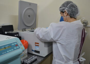 Lacen segue com vigilância genômica para variantes do coronavírus