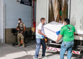 Sergipe recebe novas remessas de imunizante contra a Covid-19