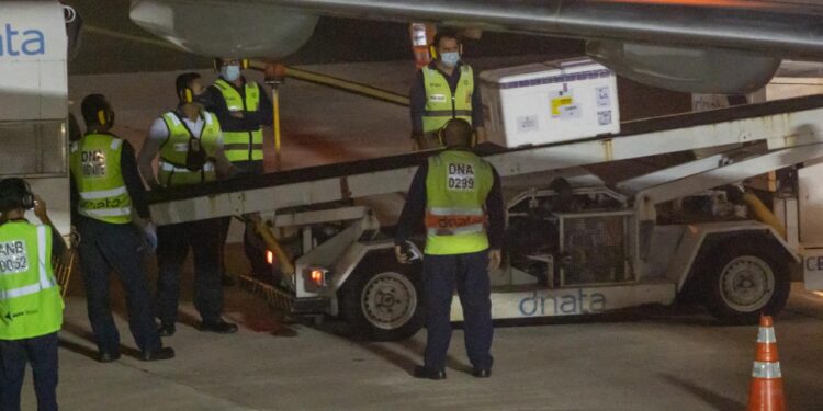 Sergipe recebe mais 16 mil vacinas da AstraZeneca