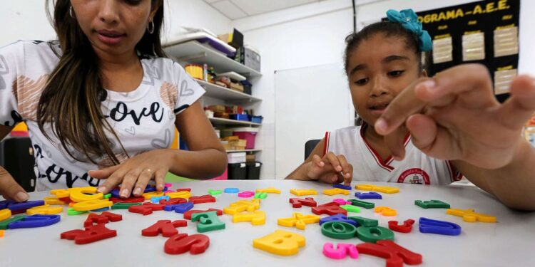 Aracaju investe para assegurar educação inclusiva na rede municipal de ensino