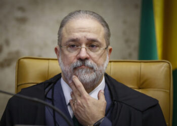 Aras pede para STF suspender MP das fake news editada por Bolsonaro na véspera do 7 de Setembro