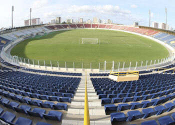 Jogos de futebol em Sergipe permanecem com autorização de 20% de público nos estádios