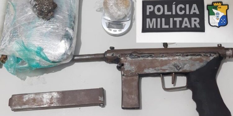Polícia Militar apreende arma caseira e drogas em Socorro