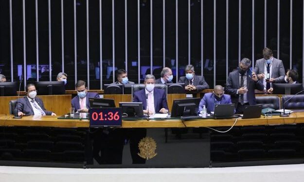 Câmara aprova texto-base de projeto que define novo Código Eleitoral