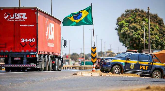 Aumento do óleo diesel pode gerar nova greve dos caminhoneiros