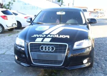 Audi apreendido com traficante sergipano no RJ é transformado em viatura do Denarc