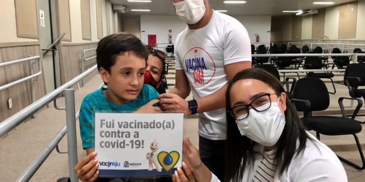 Aracaju ja vacinou mais de 456 mil pessoas contra covid-19