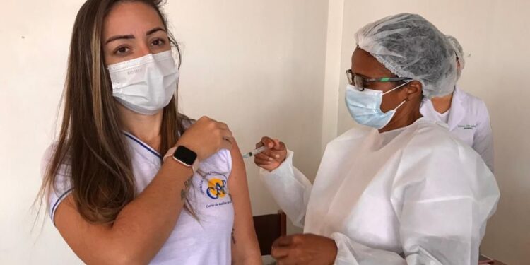 Aracaju vacinou 1.751 pessoas no primeiro dia da nova repescagem para maiores de 18 anos