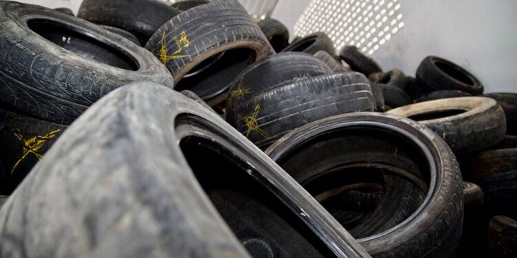 Trabalho preventivo contra o Aedes já recolheu mais de 30 mil pneus este ano