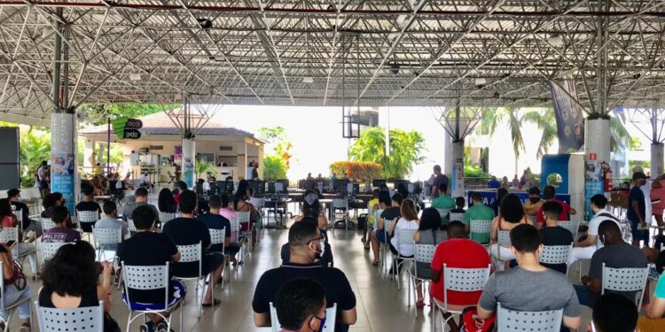 Aracaju vacinou 6.529 pessoas no segundo dia de imunização de adolescentes de 14 anos