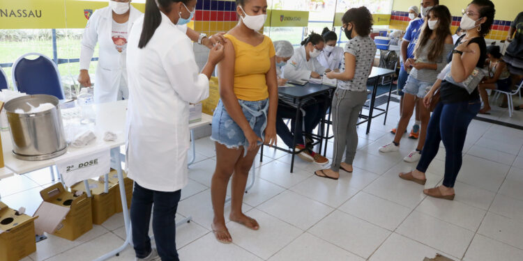 Aracaju vacinou mais 10.915 pessoas nesta quarta-feira, 22