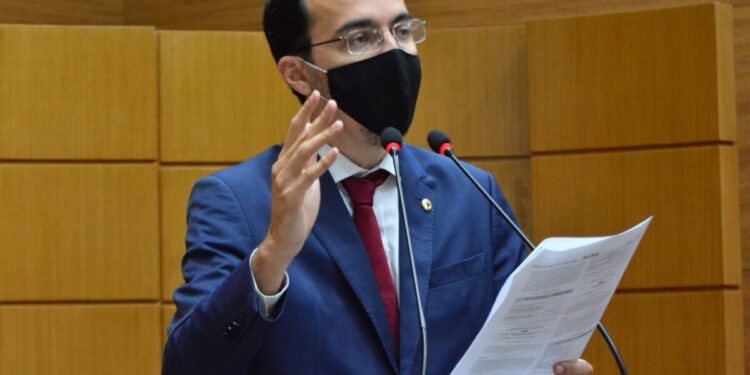 Georgeo Passos critica dívida e serviços prestados no Ipesaúde