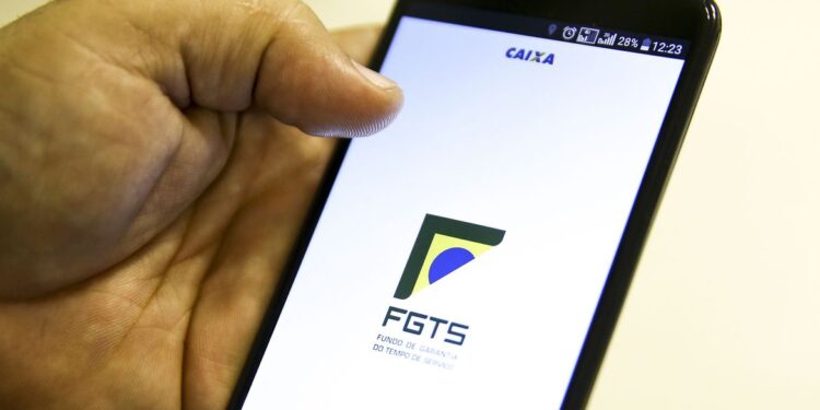 FGTS completa 55 anos em meio a debate sobre reposição da inflação