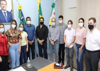 Empresa de cremação animal visita gabinete do prefeito Adailton Sousa