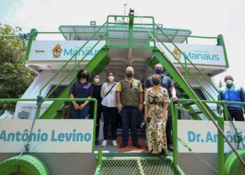 Ministro da Saúde entrega unidades fluviais a comunidades ribeirinhas