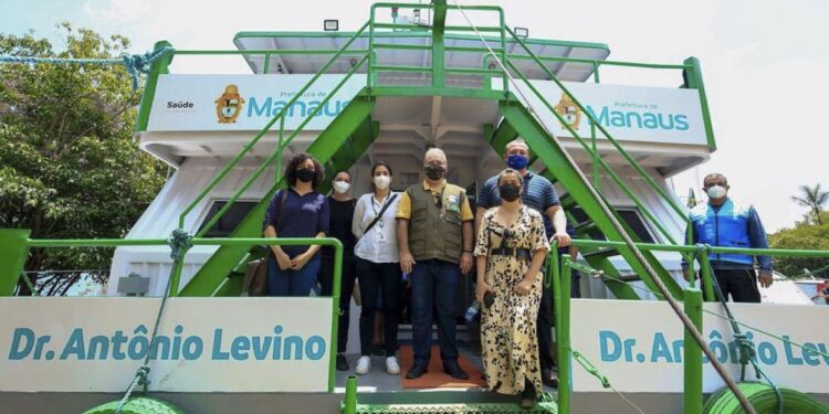 Ministro da Saúde entrega unidades fluviais a comunidades ribeirinhas
