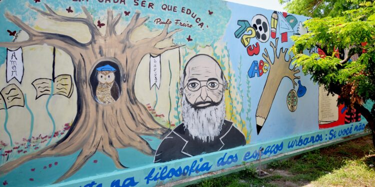 Centro de Excelência Vitória de Santa Maria celebra primeiro lugar no concurso Pintando Muros