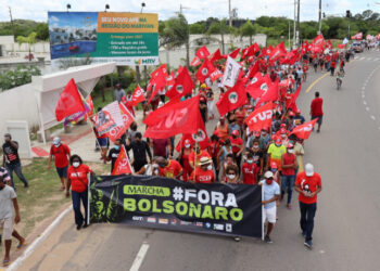 7 de setembro: trabalhadores saem às ruas de Aracaju em defesa da democracia