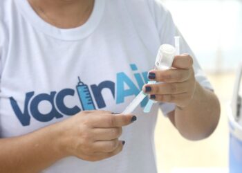 Aracaju libera cadastro para vacinação de adolescentes de 15 a 17 anos