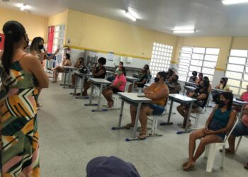 Escolas municipais demonstram aos pais de alunos organização para volta às aulas