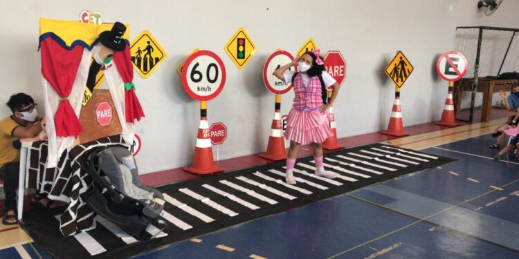 Semana Nacional do Trânsito: SMTT conscientiza estudantes da educação infantil