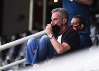 Landim busca diagnóstico de crise entre futebol, DM e preparação física no Flamengo