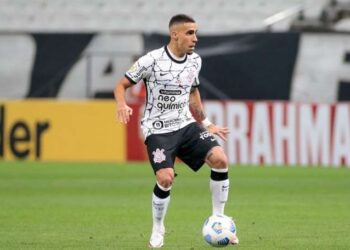 Gabriel será julgado na terça-feira pelo STJD e corre risco de pegar até 6 partidas de suspensão no Corinthians