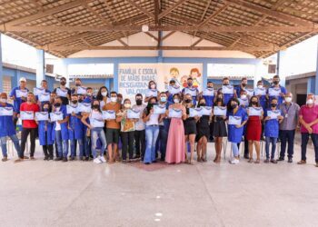 Prefeitura de Lagarto e Senai entregam certificados de conclusão dos cursos ofertados na Colônia Treze