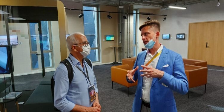 Em Dubai, Edvaldo se reúne com gestores de outros países para conhecer experiências tecnológicas