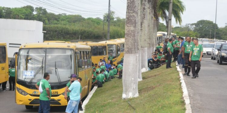 Trabalhadores do transporte querem intervenção do prefeito nas negociações