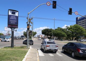 Falhas em semáforos irritam população