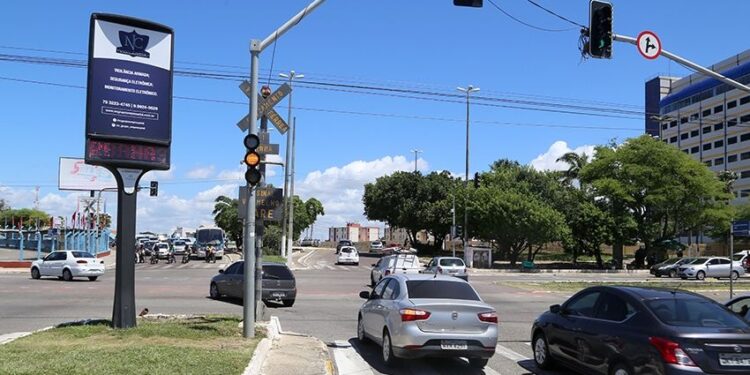 Falhas em semáforos irritam população
