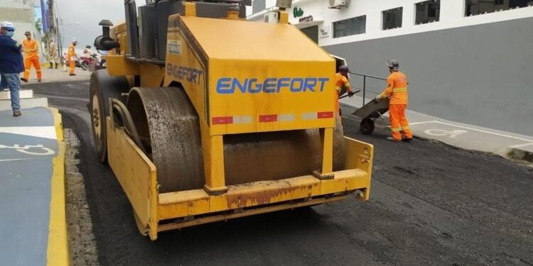 Ruas de Propriá começam a receber pavimentação asfáltica