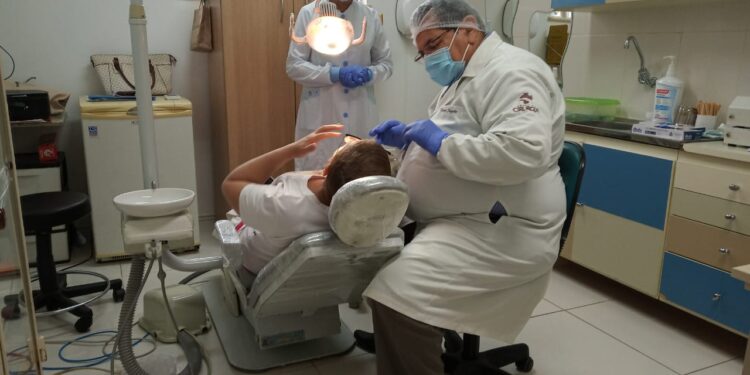 Assistência preventiva da odontologia minimiza impactos do tratamento ao paciente oncológico do Huse