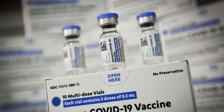 Anvisa aprova ampliação do prazo de validade da vacina da Janssen