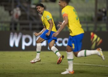 Brasil joga mal, mas vence Venezuela nas Eliminatórias