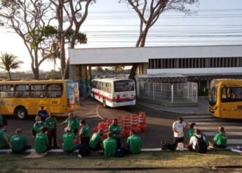 Paralisação cerca de 900 rodoviários transporte público da Grande Aracaju segue pelo segundo dia