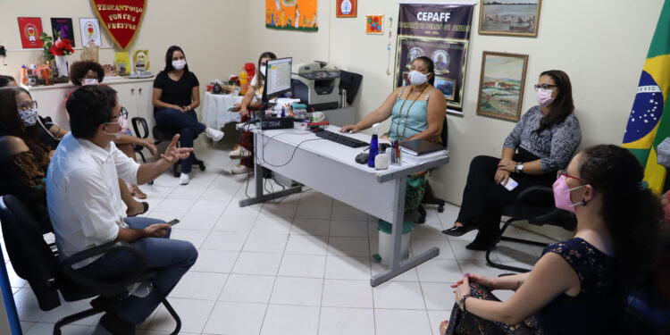 Educação fortalece acompanhamento pedagógico por meio de diálogo com escolas e diretorias regionais de educação