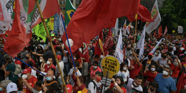 Atos anti-Bolsonaro puxados pela esquerda têm adesões tímidas e nova ausência de Lula