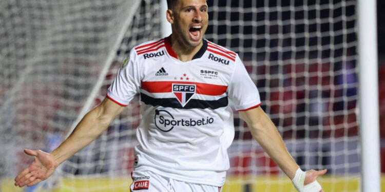 Calleri decide, e São Paulo vence o Corinthians, por 1 a 0, pelo Brasileirão