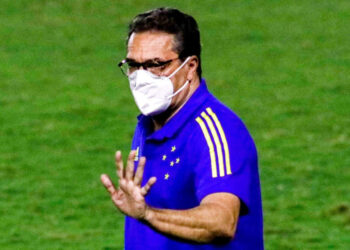 Luxemburgo quer ficar no Cruzeiro em 2022, mas impõe condições para renovar