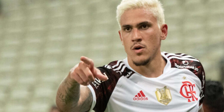 Cirurgia de Pedro é bem sucedida e jogador busca recuperação a tempo de disputar a final da Libertadores