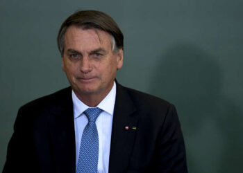 Bolsonaro volta a questionar vacina contra Covid em adolescentes