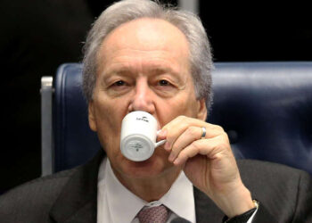 Lewandowski rejeita pedido para obrigar Alcolumbre a marcar sabatina de Mendonça ao STF