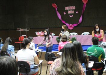 Funesa reúne trabalhadoras em ação do Outubro Rosa: “É cuidar de quem cuida”, diz coordenadora de Promoção e Prevenção