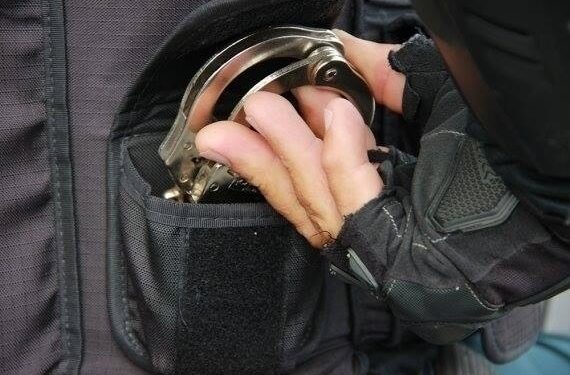 Motociclista é preso por tráfico de drogas em Socorro