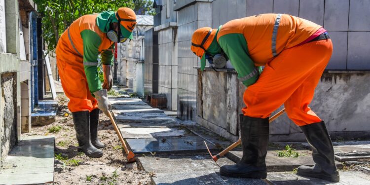Prefeitura de Aracaju prepara cemitérios públicos para o Dia de Finados