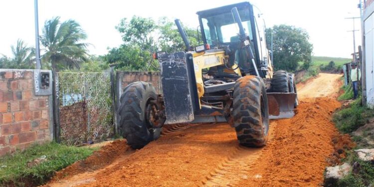 Prefeitura de Estância atua na recuperação das estradas vicinais em todo município